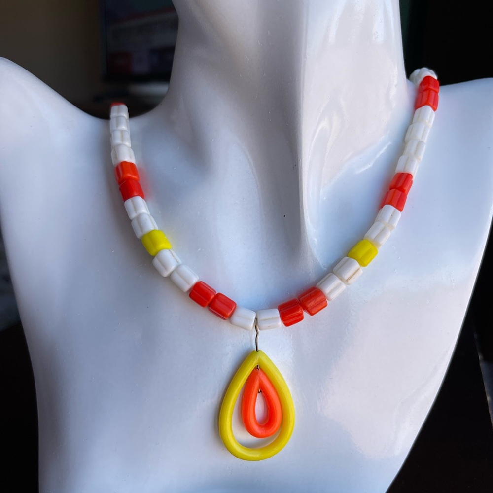 Mid Century Modern Glass Bead Necklace